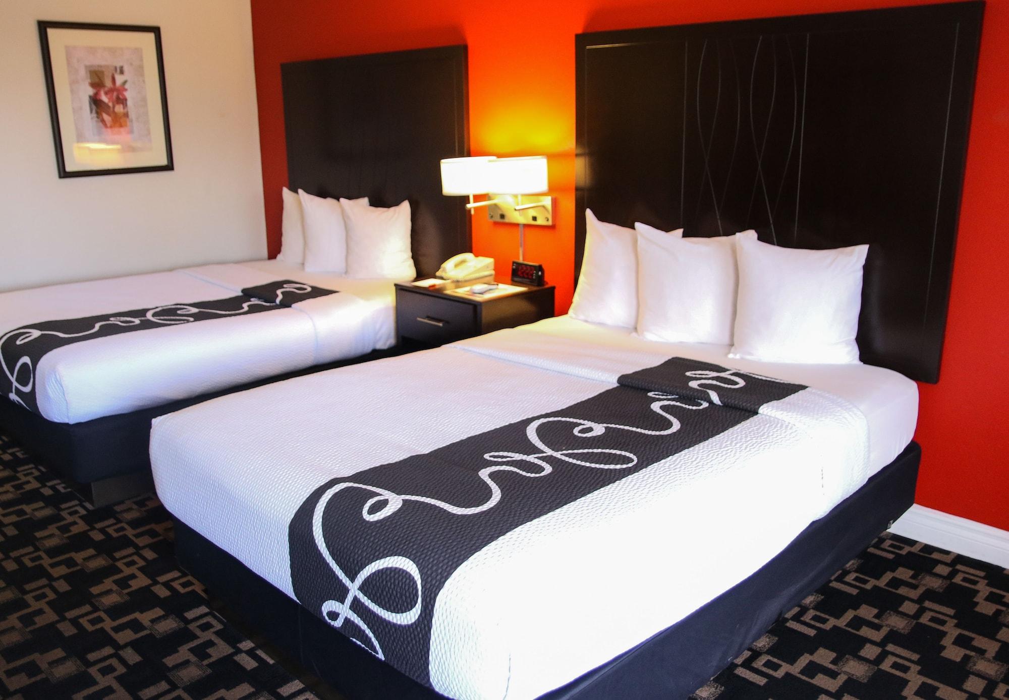 Hotel Ramada By Wyndham Oceanside Exterior foto